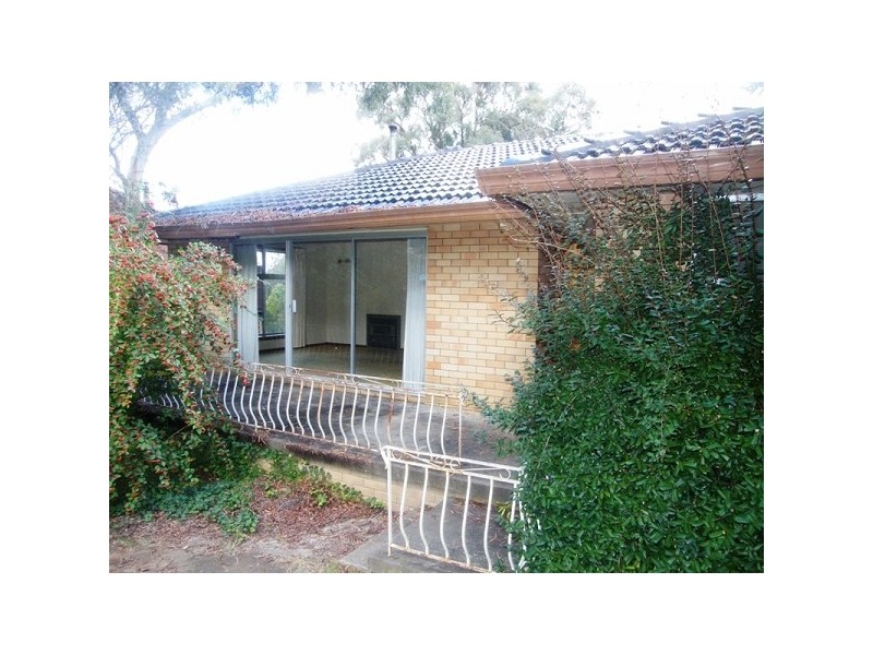 16 Campion Parade, Armidale NSW 2350