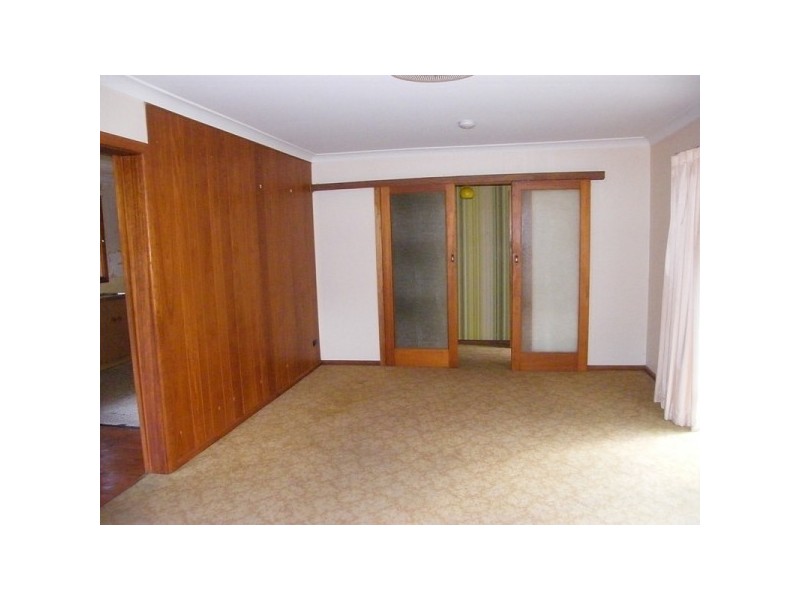 16 Campion Parade, Armidale NSW 2350