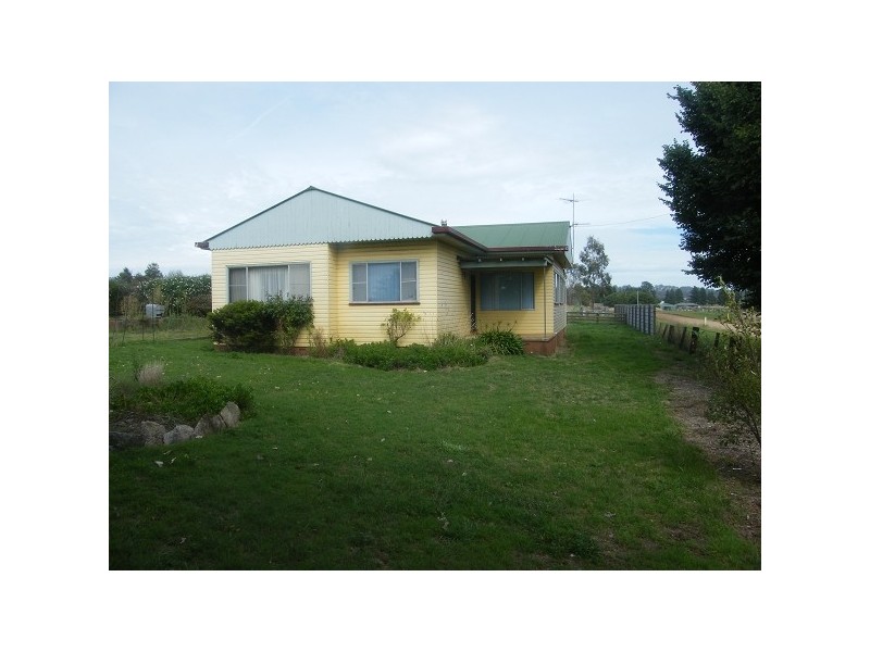 127 Dumaresq Road, Armidale NSW 2350