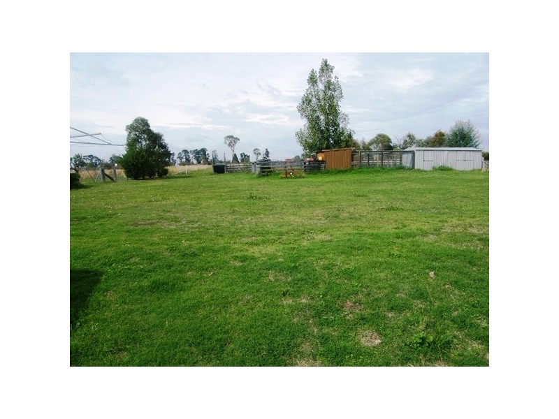 127 Dumaresq Road, Armidale NSW 2350