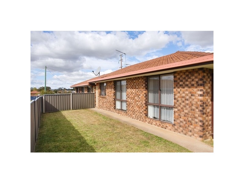 1 & 2/1 Conningdale Crescent, Armidale NSW 2350