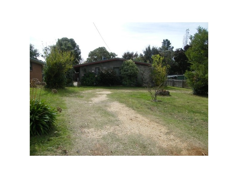 11 Bona Vista Road, Armidale NSW 2350