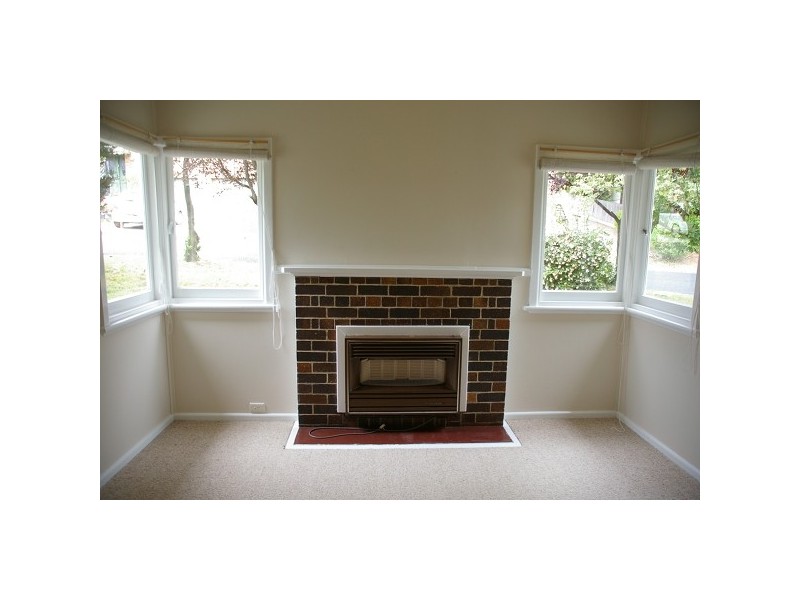 8 Quinn Ave, Armidale NSW 2350