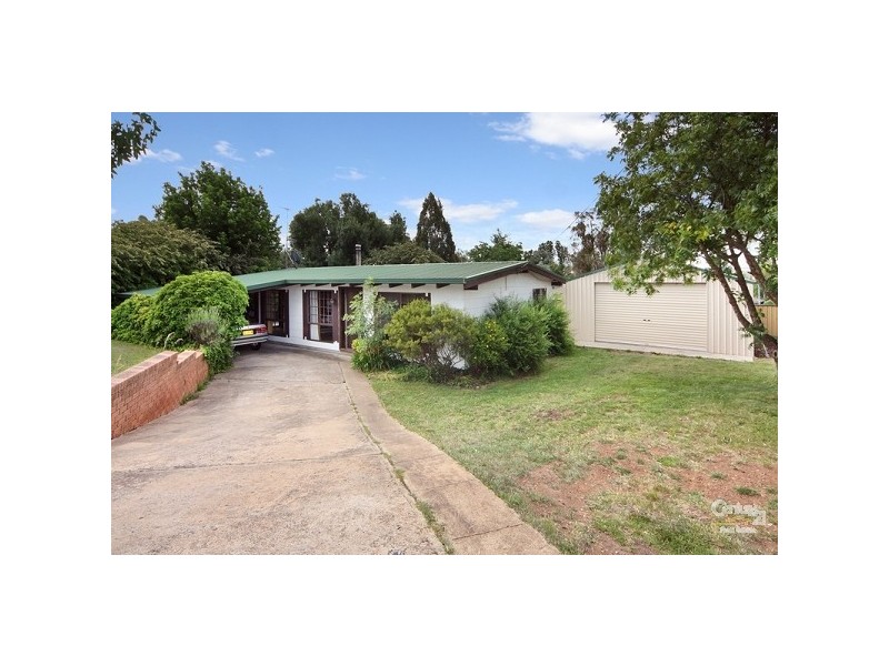 1 Bishop Crescent, Armidale NSW 2350