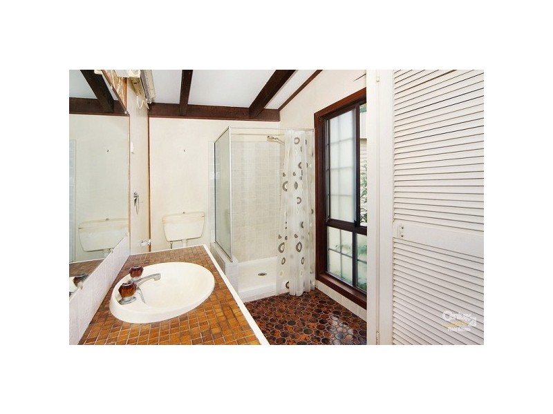 1 Bishop Crescent, Armidale NSW 2350