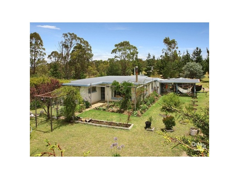 209 Clarks Road, Armidale NSW 2350
