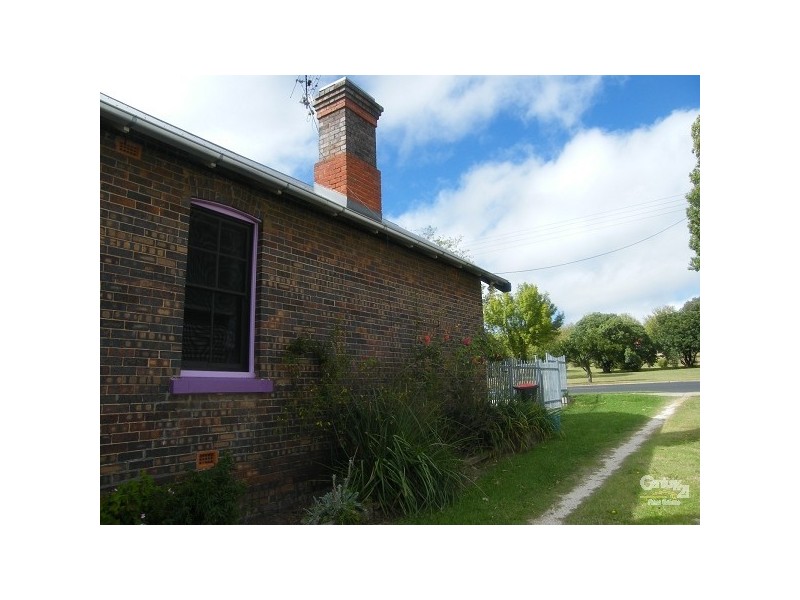 77 BARNEY STREET, Armidale NSW 2350