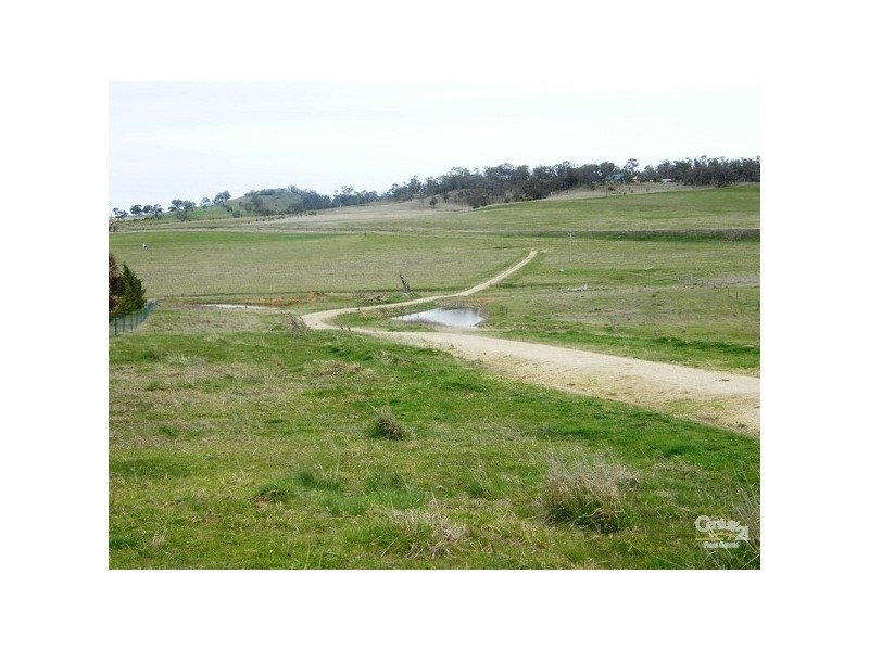 25 Meadow Road, Armidale NSW 2350