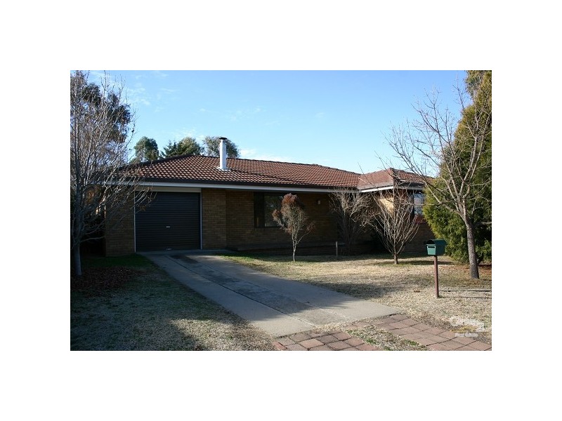 3 Sarah Place, Armidale NSW 2350