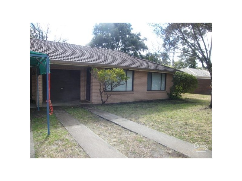 2/1 Robina Crescent, Armidale NSW 2350