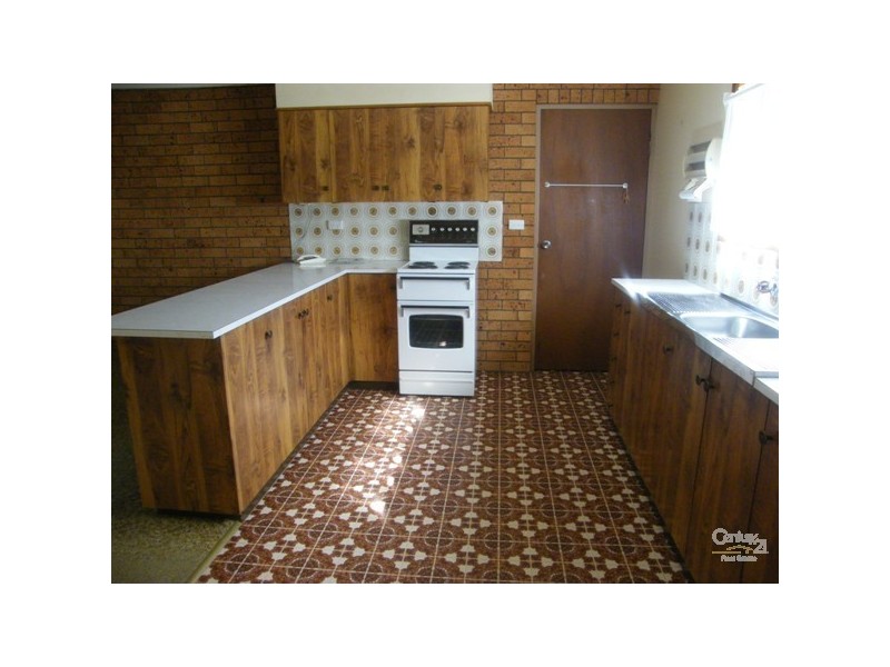 2/1 Robina Crescent, Armidale NSW 2350