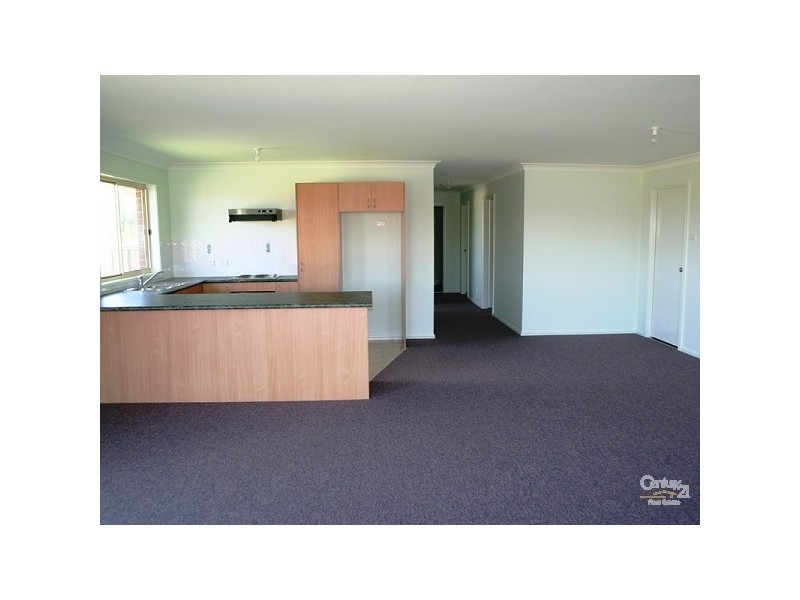 2/2 Conningdale Crescent, Armidale NSW 2350