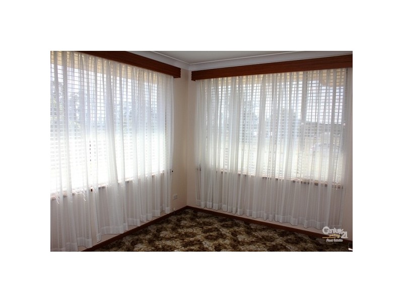 11 McMahon Street, Uralla NSW 2358