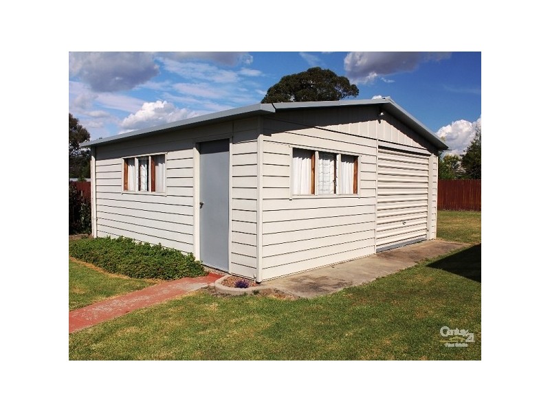 11 McMahon Street, Uralla NSW 2358