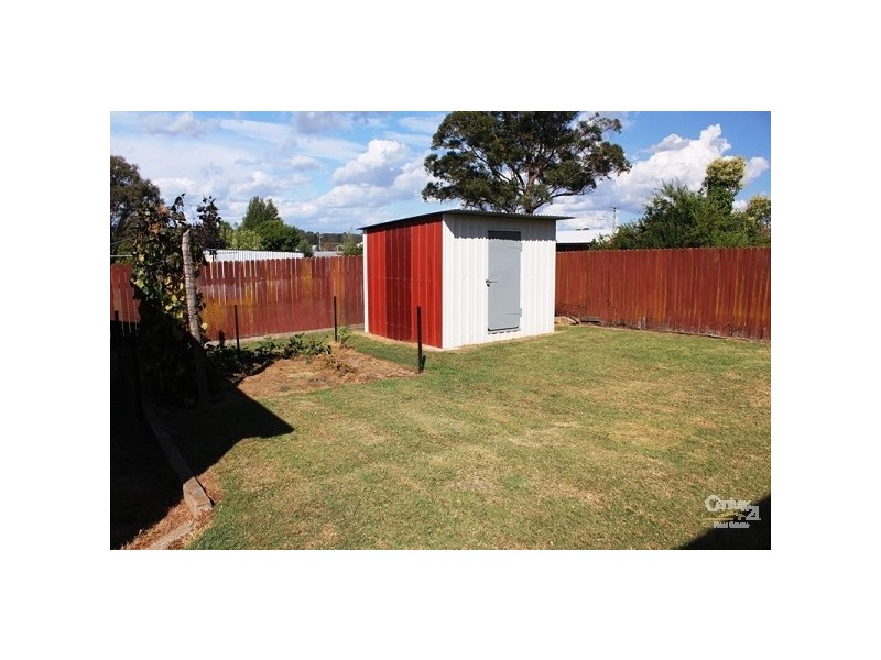 11 McMahon Street, Uralla NSW 2358