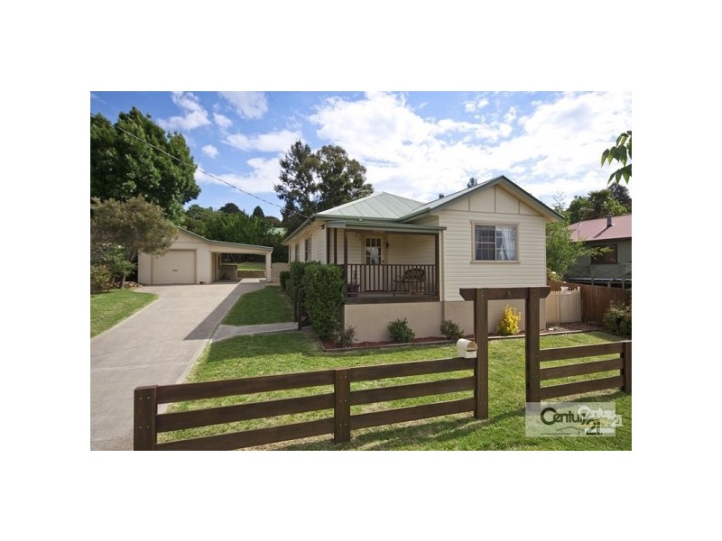 38 Hargrave Street, Armidale NSW 2350