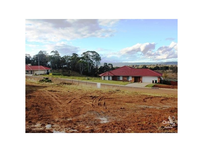 8 Hinton Terrace, Armidale NSW 2350