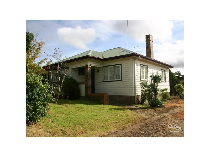115 Erskine Street, Armidale NSW 2350