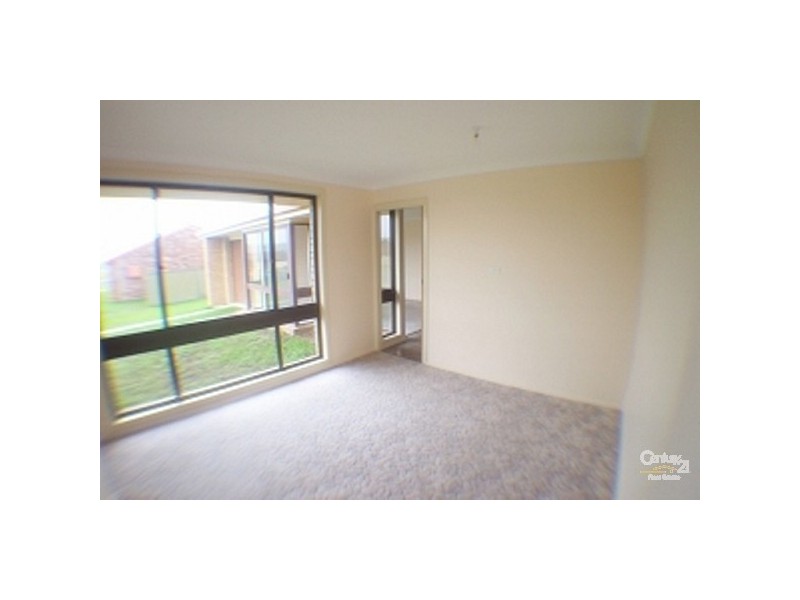 8 CONNINGDALE CRESCENT, Armidale NSW 2350