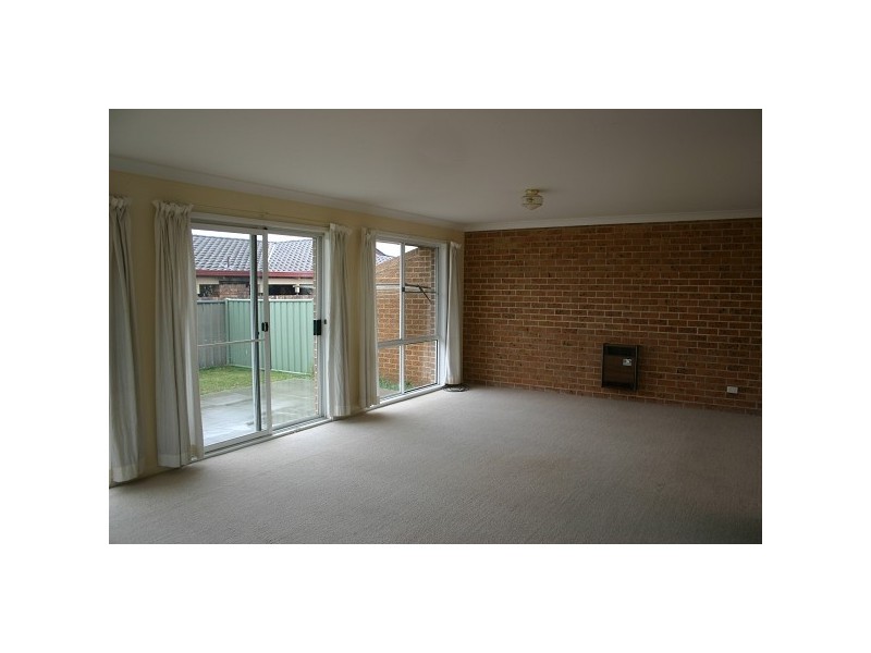 2/6 POINTSFIELD PLACE, Armidale NSW 2350