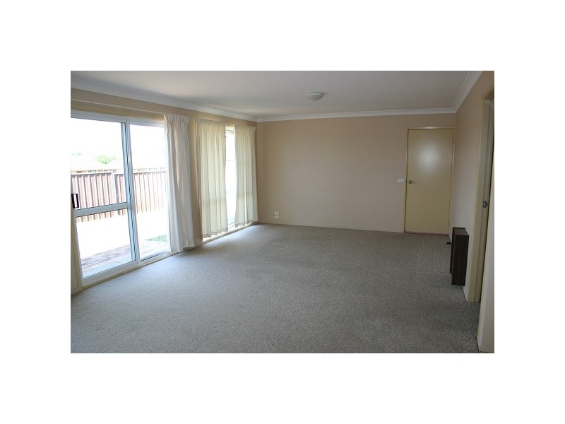 2/5 KILCOY CLOSE, Armidale NSW 2350