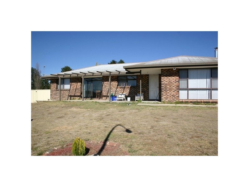 10 POINTSFIELD PLACE, Armidale NSW 2350