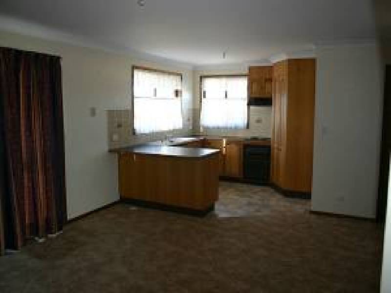 17 CONNINGDALE CRESCENT, Armidale NSW 2350