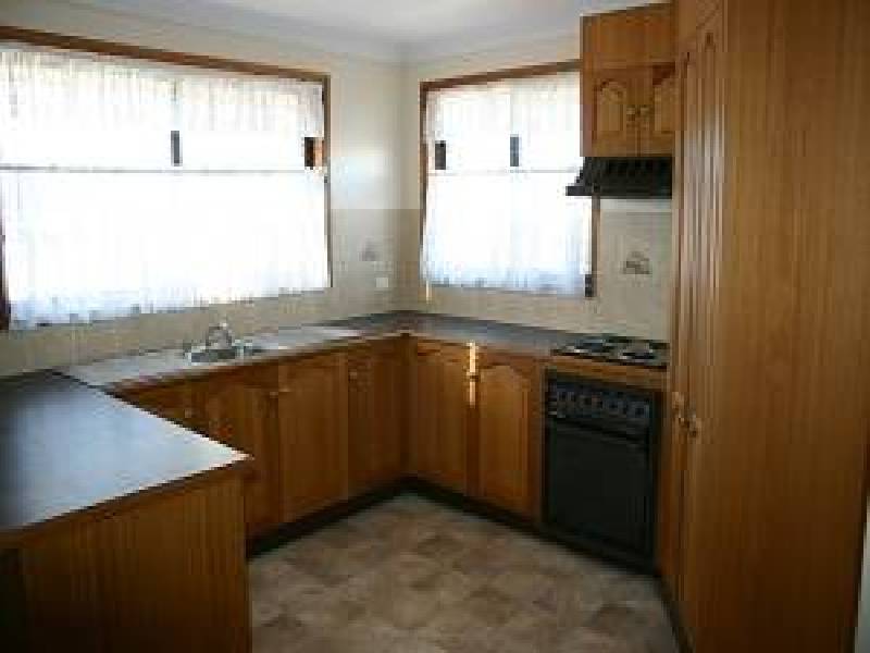 17 CONNINGDALE CRESCENT, Armidale NSW 2350