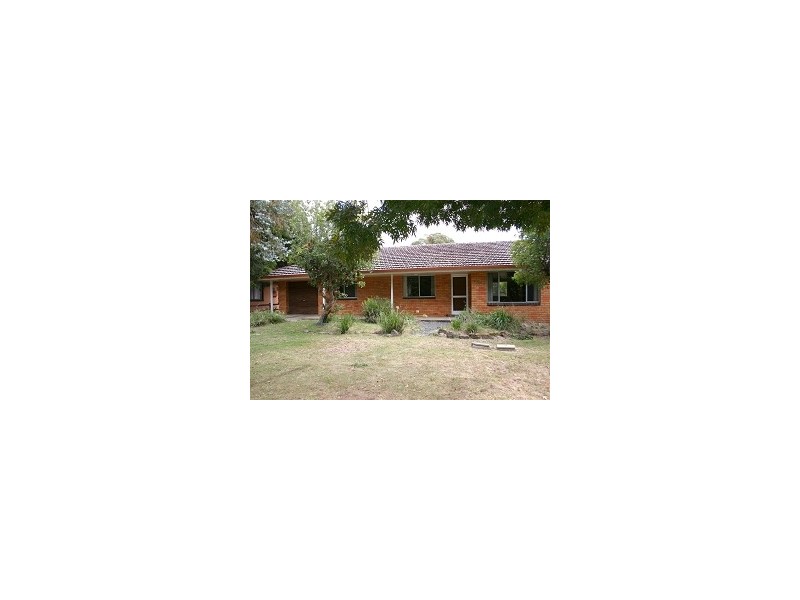 2/2 CYNTHIA CRESCENT, Armidale NSW 2350