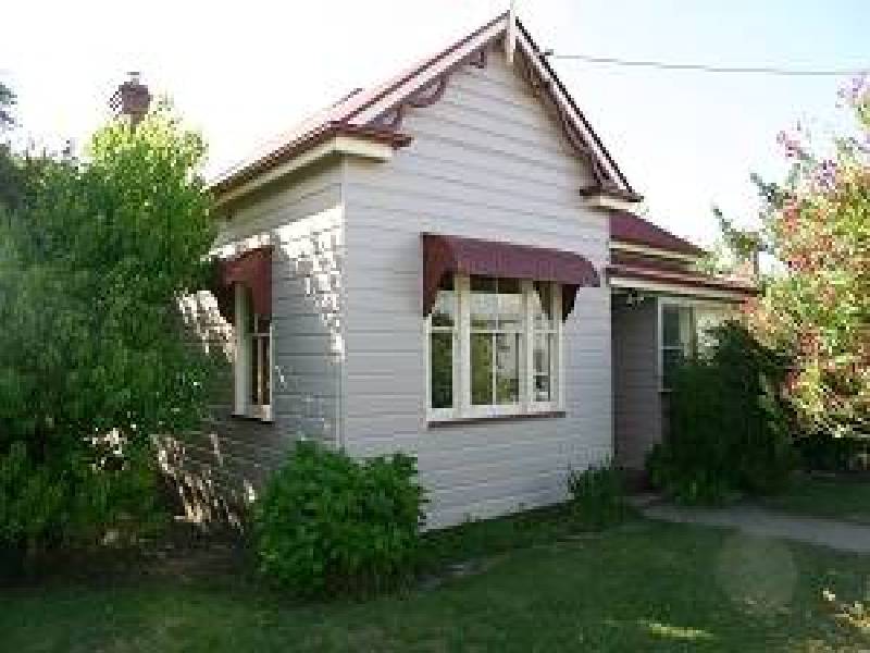 80 KENNEDY STREET, Armidale NSW 2350