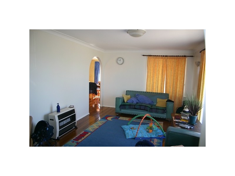 2 HAWTHORNE CLOSE, Armidale NSW 2350