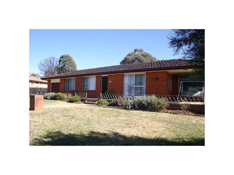 2 HAWTHORNE CLOSE, Armidale NSW 2350