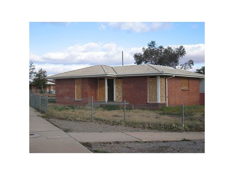 19 LAWTON STREET, Broken Hill NSW 2880