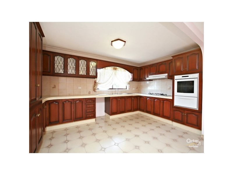 35 Parkhill Ave, Leumeah NSW 2560