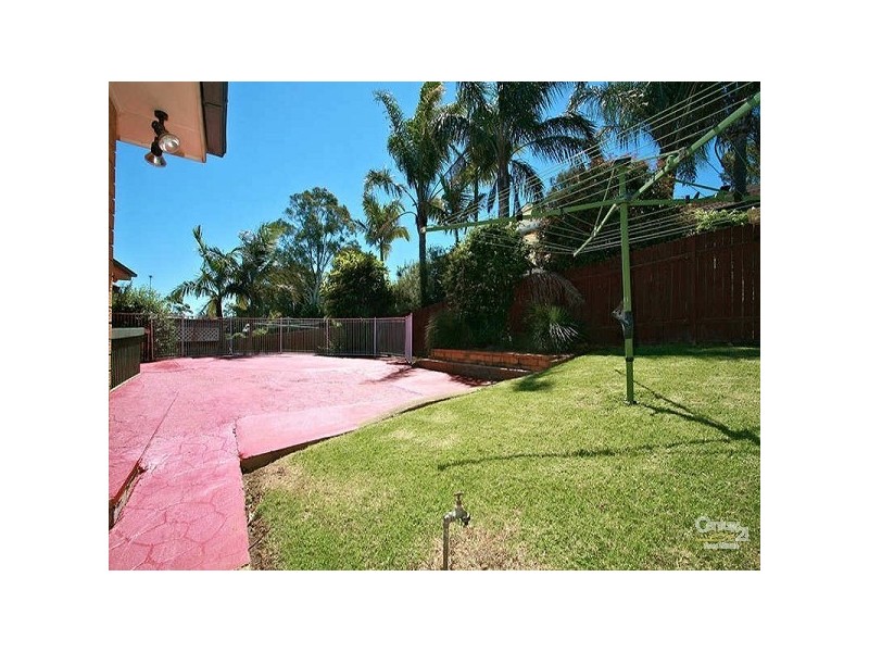 35 Parkhill Ave, Leumeah NSW 2560