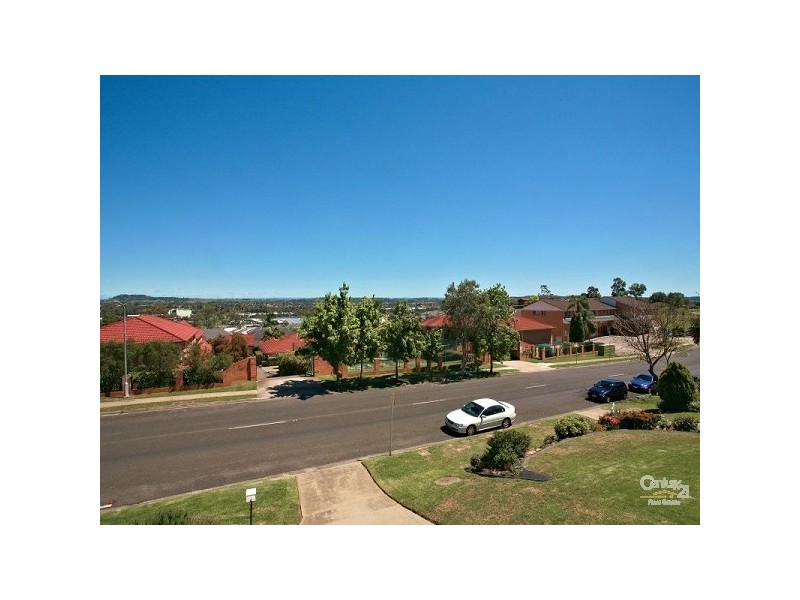 35 Parkhill Ave, Leumeah NSW 2560