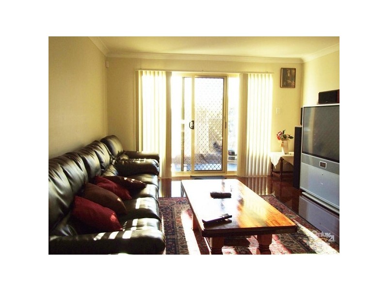 9 Townview Rd, Mount Pritchard NSW 2170
