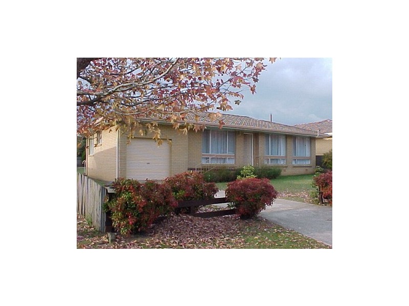 6 Lindsay Avenue, Glen Innes NSW 2370