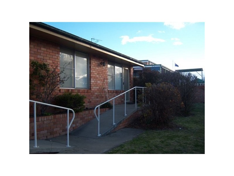2/4 Faunt Lane, Glen Innes NSW 2370