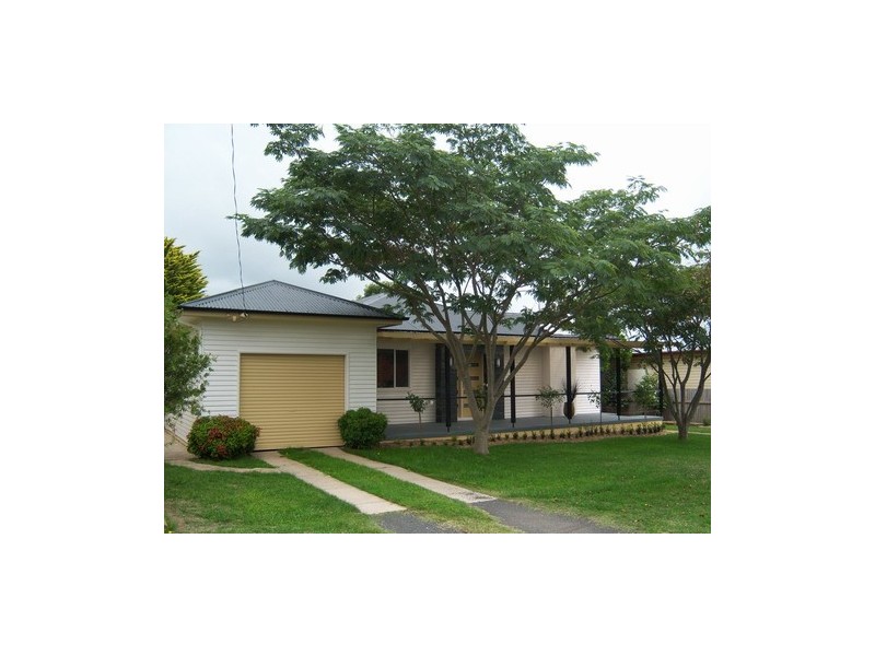 8 Pitt Street, Glen Innes NSW 2370