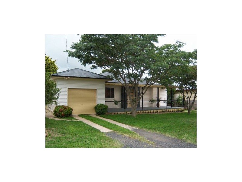 8 Pitt Street, Glen Innes NSW 2370