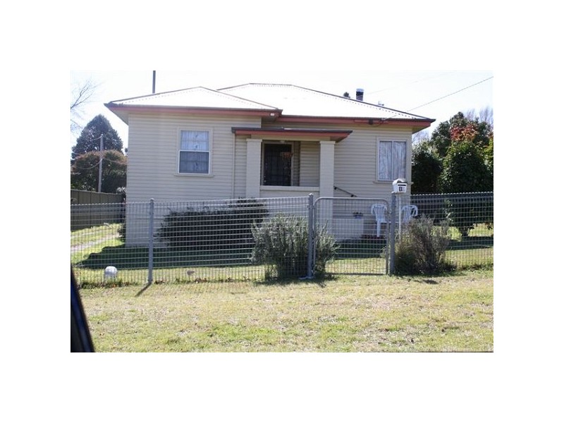 10 Cross Street, Glen Innes NSW 2370