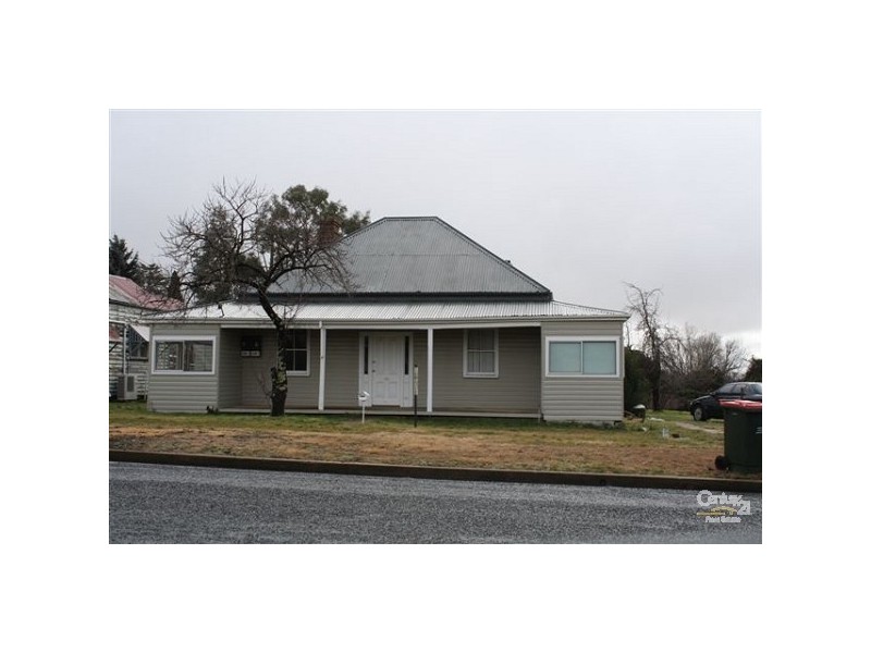 1/4 Short Street, Glen Innes NSW 2370