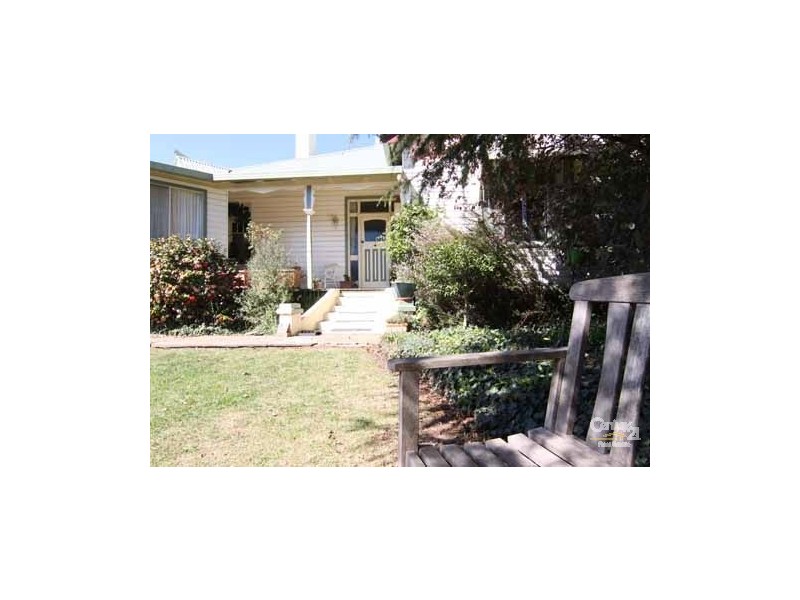 211 Meade Street, Glen Innes NSW 2370