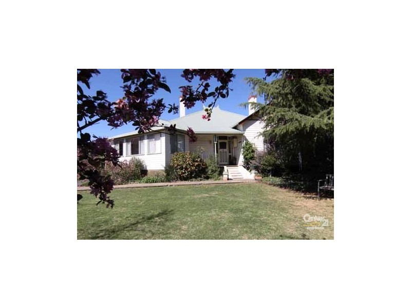 211 Meade Street, Glen Innes NSW 2370
