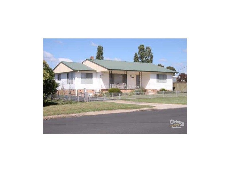 99 Coronation, Glen Innes NSW 2370