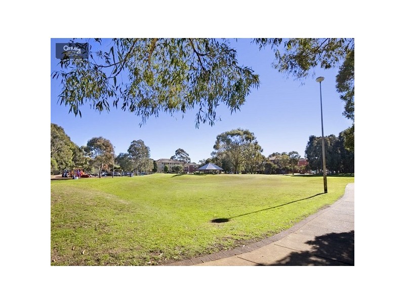 2/16 BARBER AVENUE, Eastlakes NSW 2018