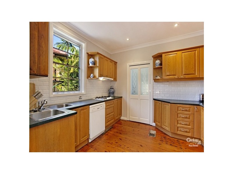 87 Macquarie St, Chifley NSW 2036