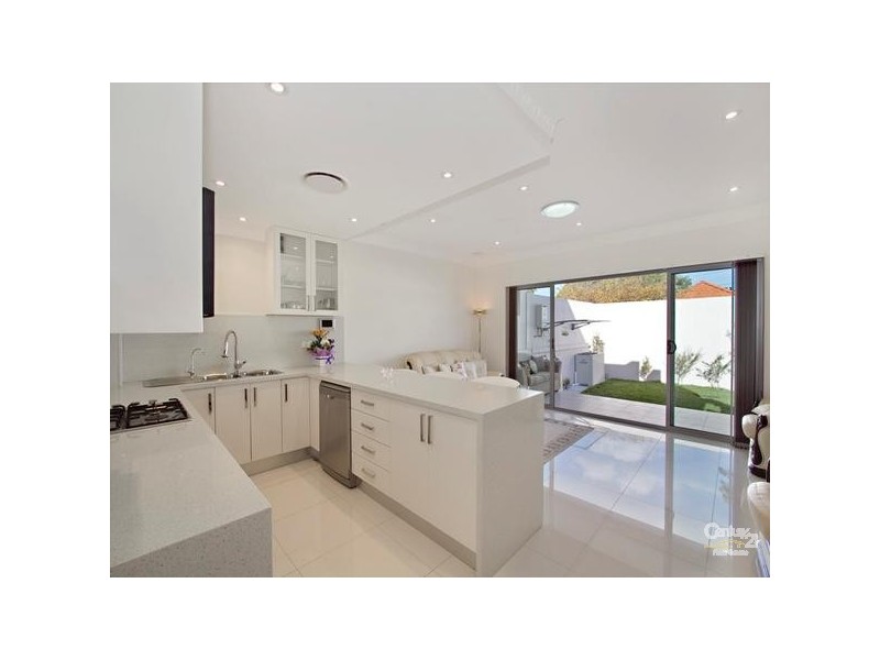 41 Universal Street, Eastlakes NSW 2018