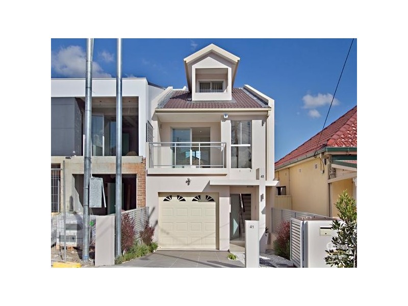 41 Universal Street, Eastlakes NSW 2018